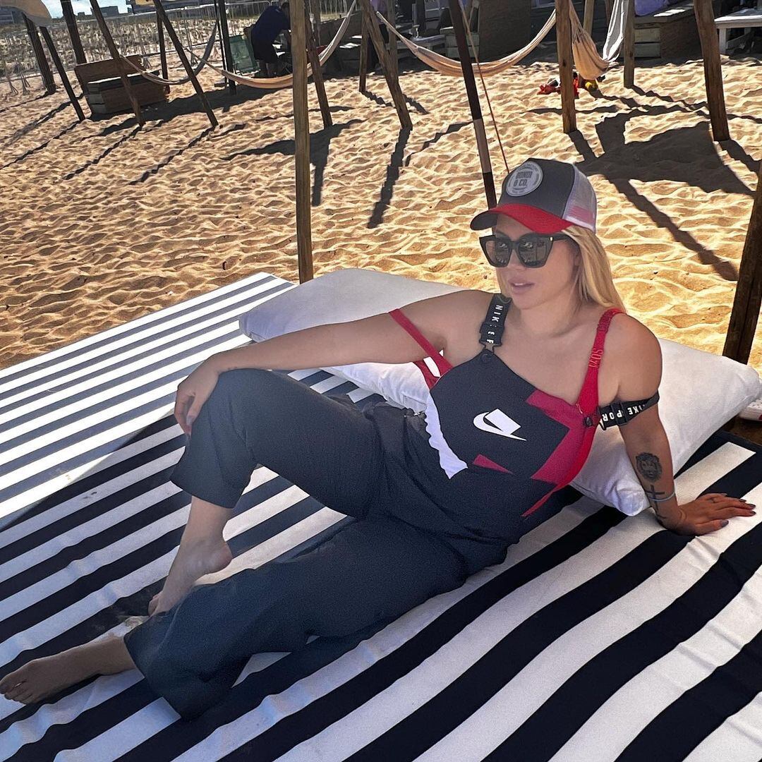 Wanda Nara y su estilo sporty en Punta del Este