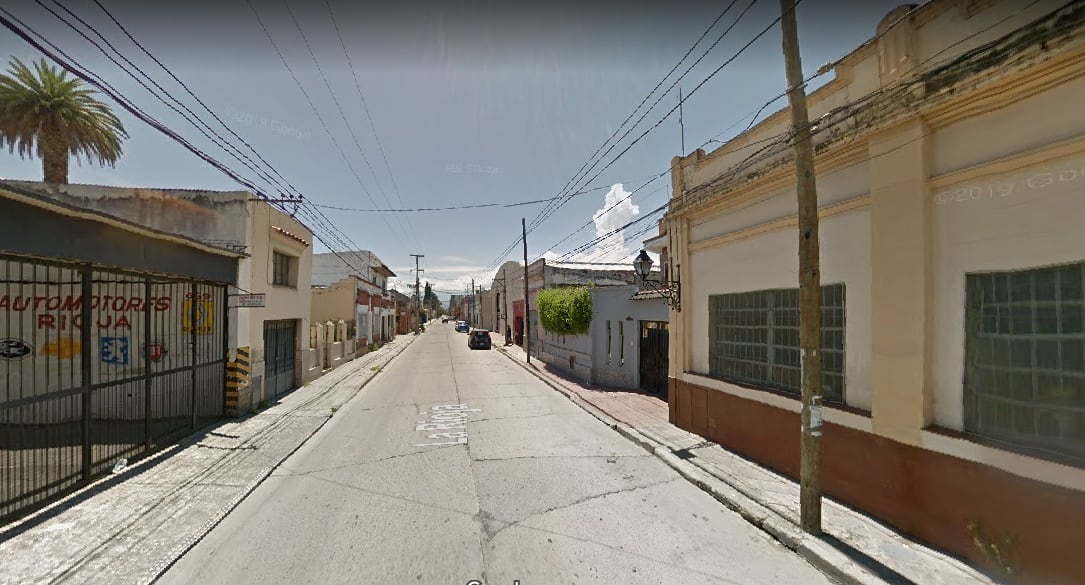 Calle La Rioja al 600, donde ocurrió el sangriento episodio.