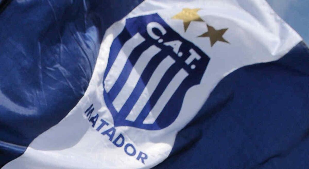El logo de Talleres, en el patio de su casa: la insólita obra de arte de un hincha muy creativo