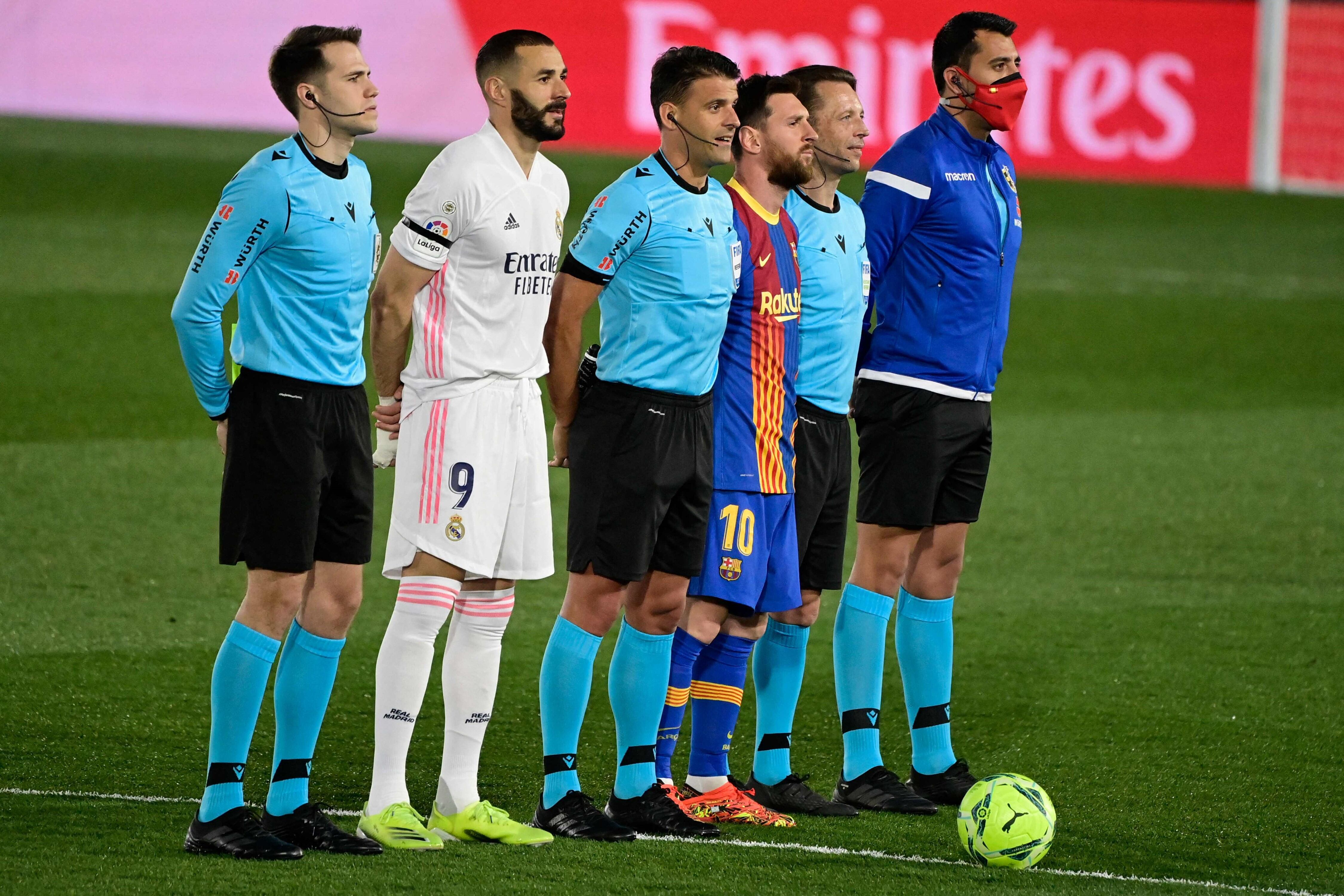 Karim Benzema y Lionel Messi, capitanes de Real Madrid y Barcelona.