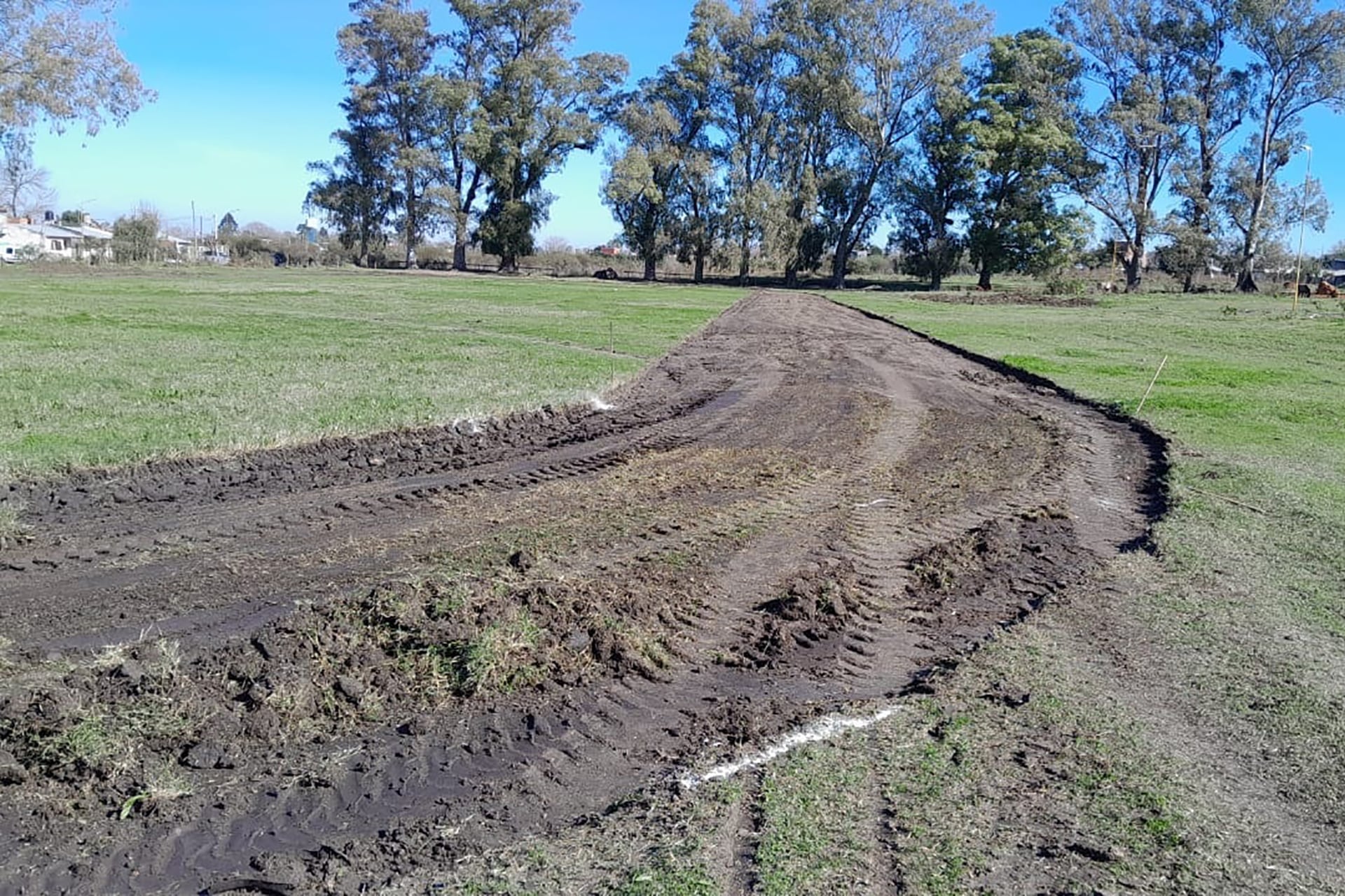 Comenzó la construcción de la pista de atletismo en Gualeguaychú