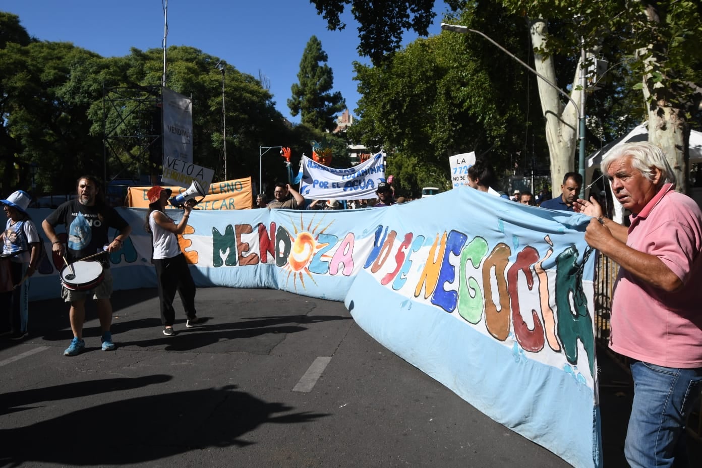 Protesta en defensa del agua, durante el Carrusel.