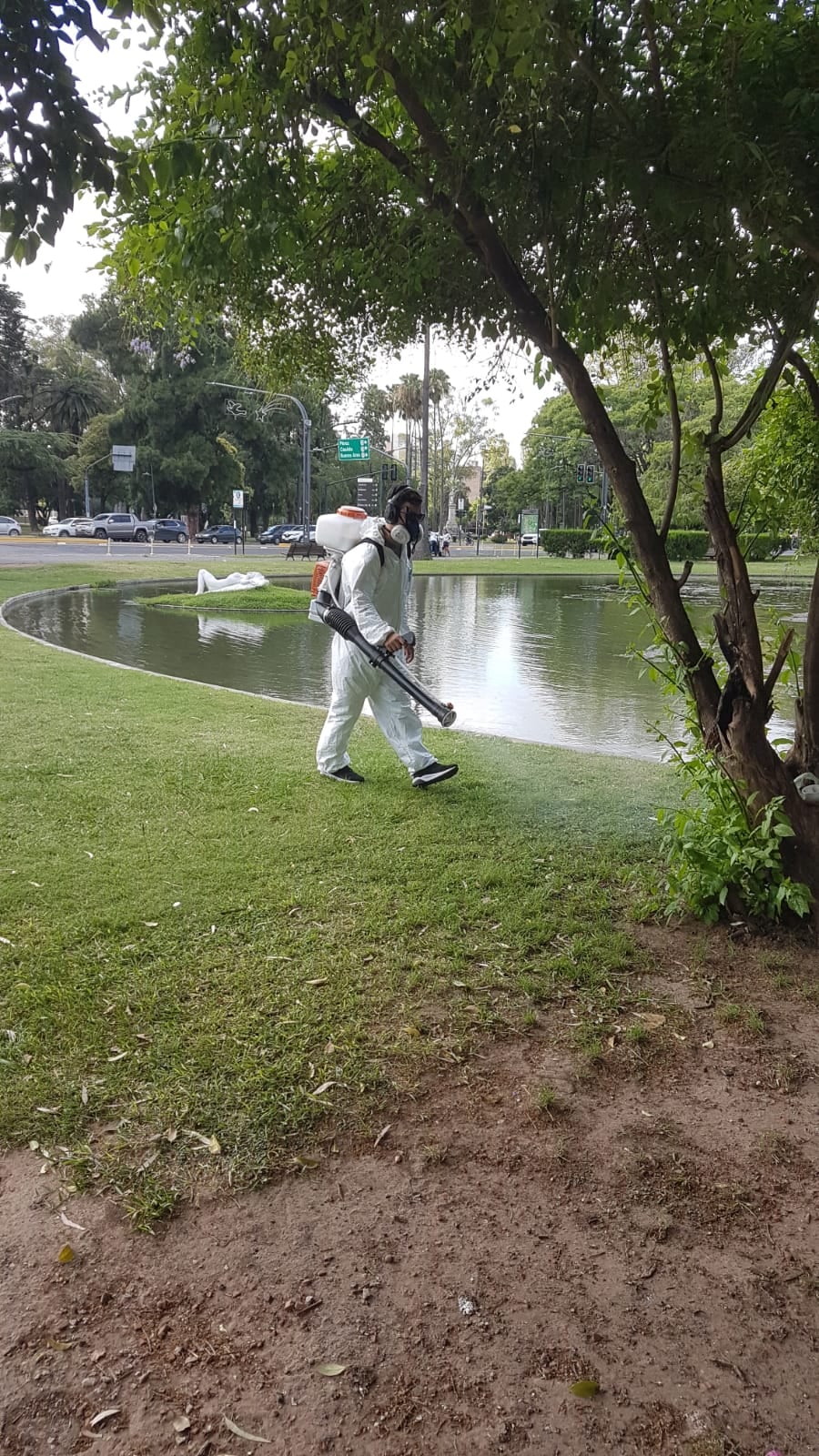 Las cuadrillas recorrieron la zona de bulevar Oroño y avenida Pellegrini.