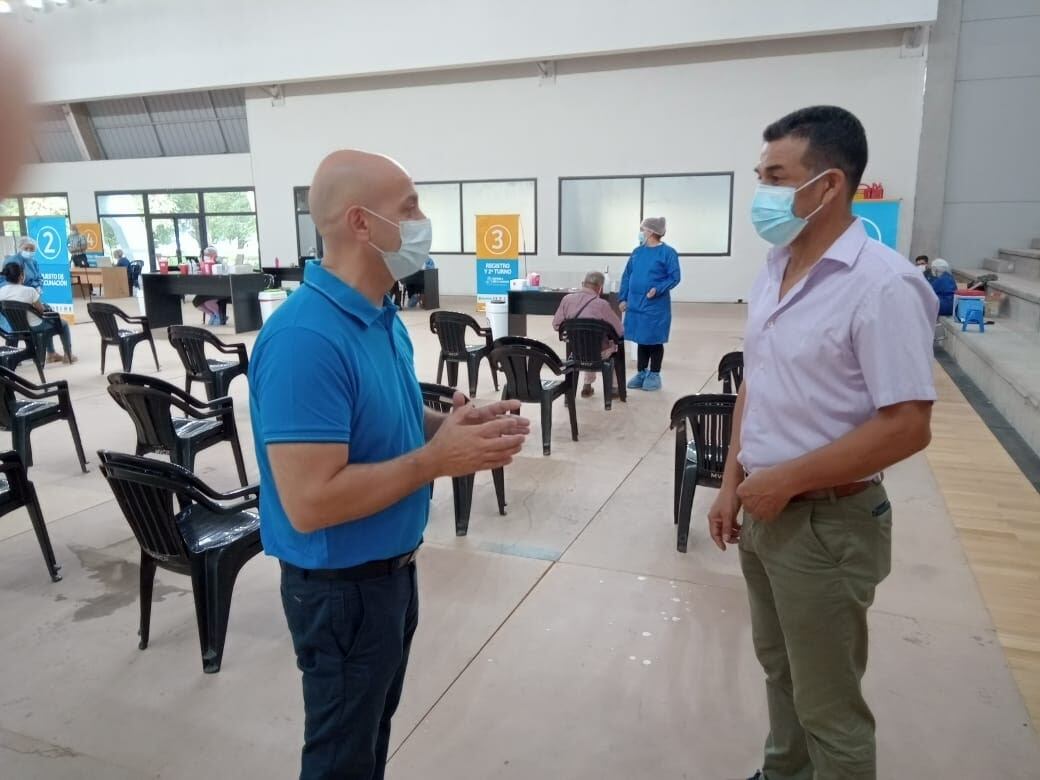 Intendente Daniel Gómez Gesteira junto al Licenciado Julio Niz, secretario de Salud Municipal.