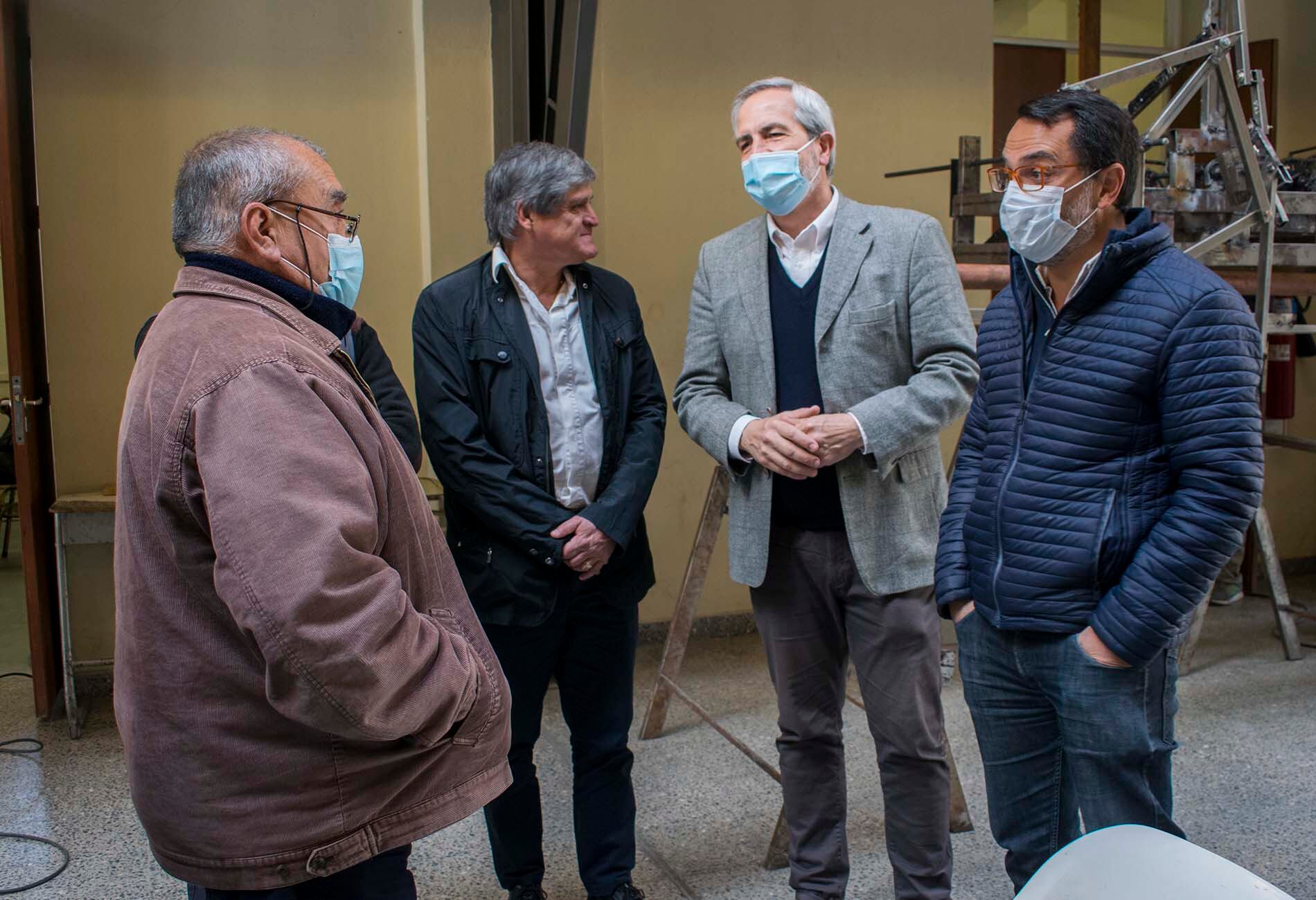 Concejales de San Salvador de Jujuy visitaron la  Escuela de Educación Técnica nº 1 "Escolástico Zegada", que cumple 105 años de su creación.