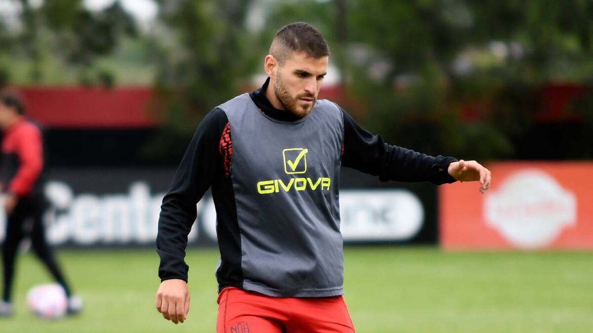 Newell’s recupera a Julián Fernández para visitar a Barracas Central