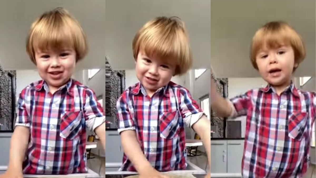 Tiene 3 años, hace destrozos en la cocina y enseña recetas saludables