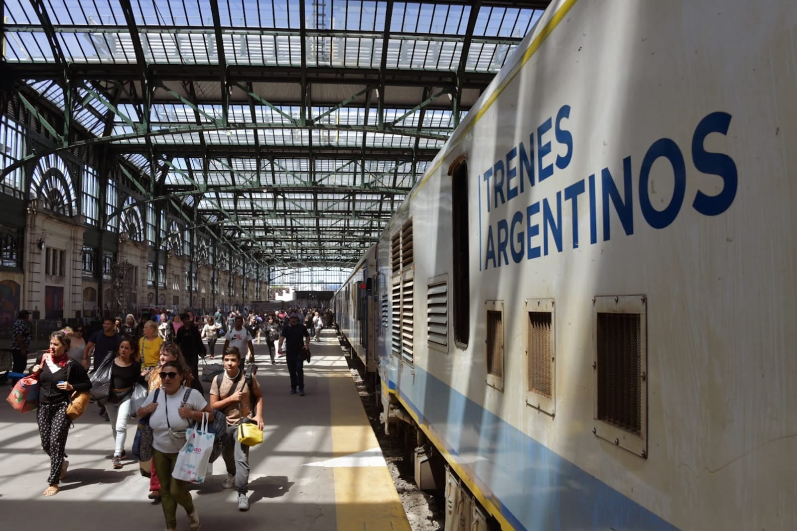 Trenes interurbanos: aumentan un 70% sus tarifas a partir del 1° de marzo.