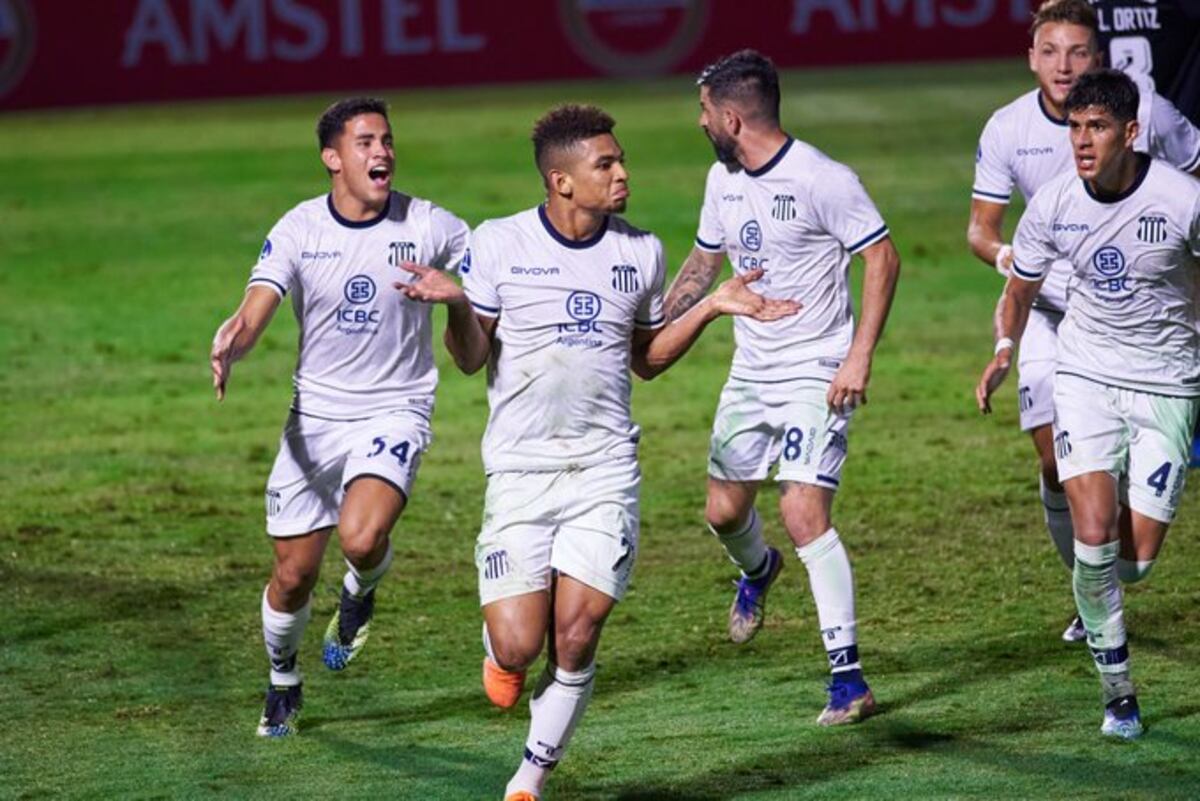 Talleres le ganó sobre el final a Bragantino por la Copa Sudamericana y sueña con la clasificación