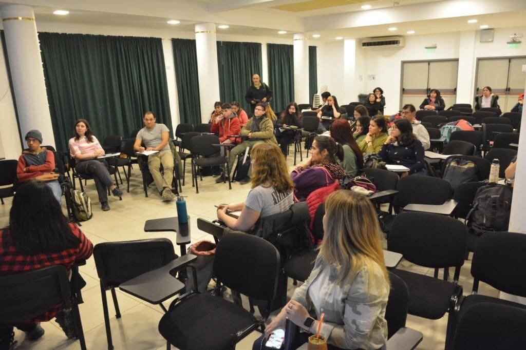 IPES y CENS fueron escenarios de los talleres itinerantes de promoción de la salud mental.