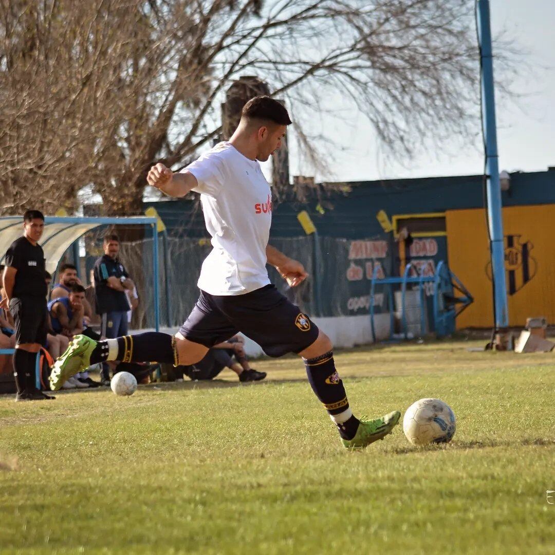 Federico Ferreyra futbolista de Arroyito en Sportivo Sacanta