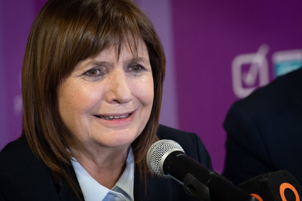 La titular del Pro nacional y precandidata a presidente Patricia Bullrich, llegó a la provincia para apoyar a los candidatos de Cambia Mendoza, Alfredo Cornejo y Hebe Casado, de cara a las primarias del próximo domingo.

Foto: Ignacio Blanco / Los Andes