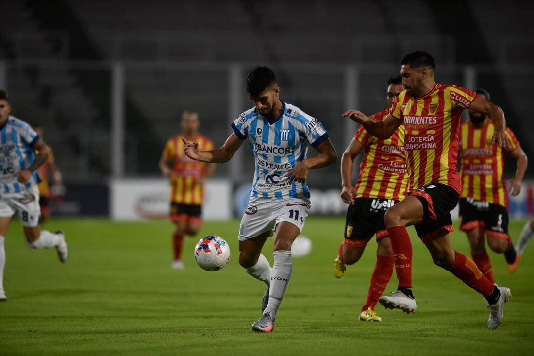 Racing derroto a Boca Unidos en el Kempes ( Ramiro Pereyra /La Voz)