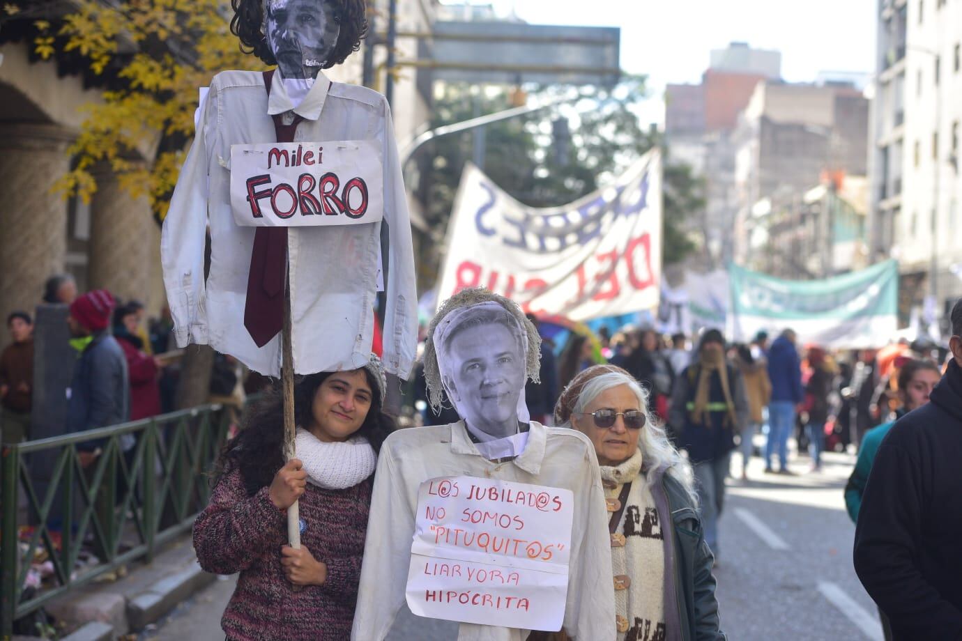 Los ingeniosos carteles de los manifestantes cordobeses.