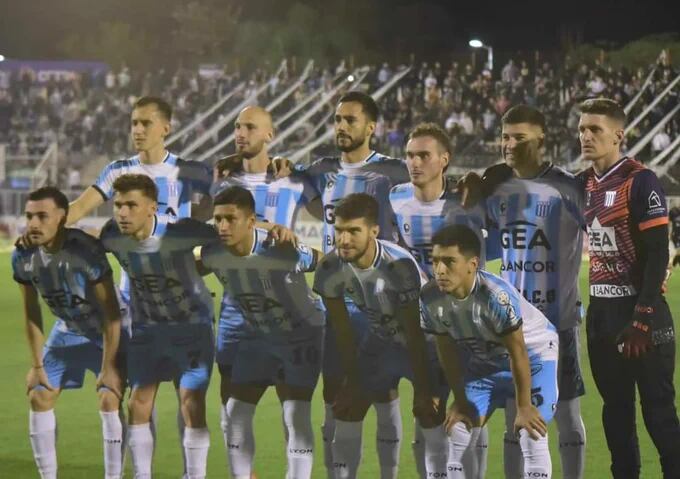 Racing de Nueva Italia y la formación inicial para visitar a Chaco For Ever, por la fecha 25 de la Zona B de la Primera Nacional. (Prensa Racing)