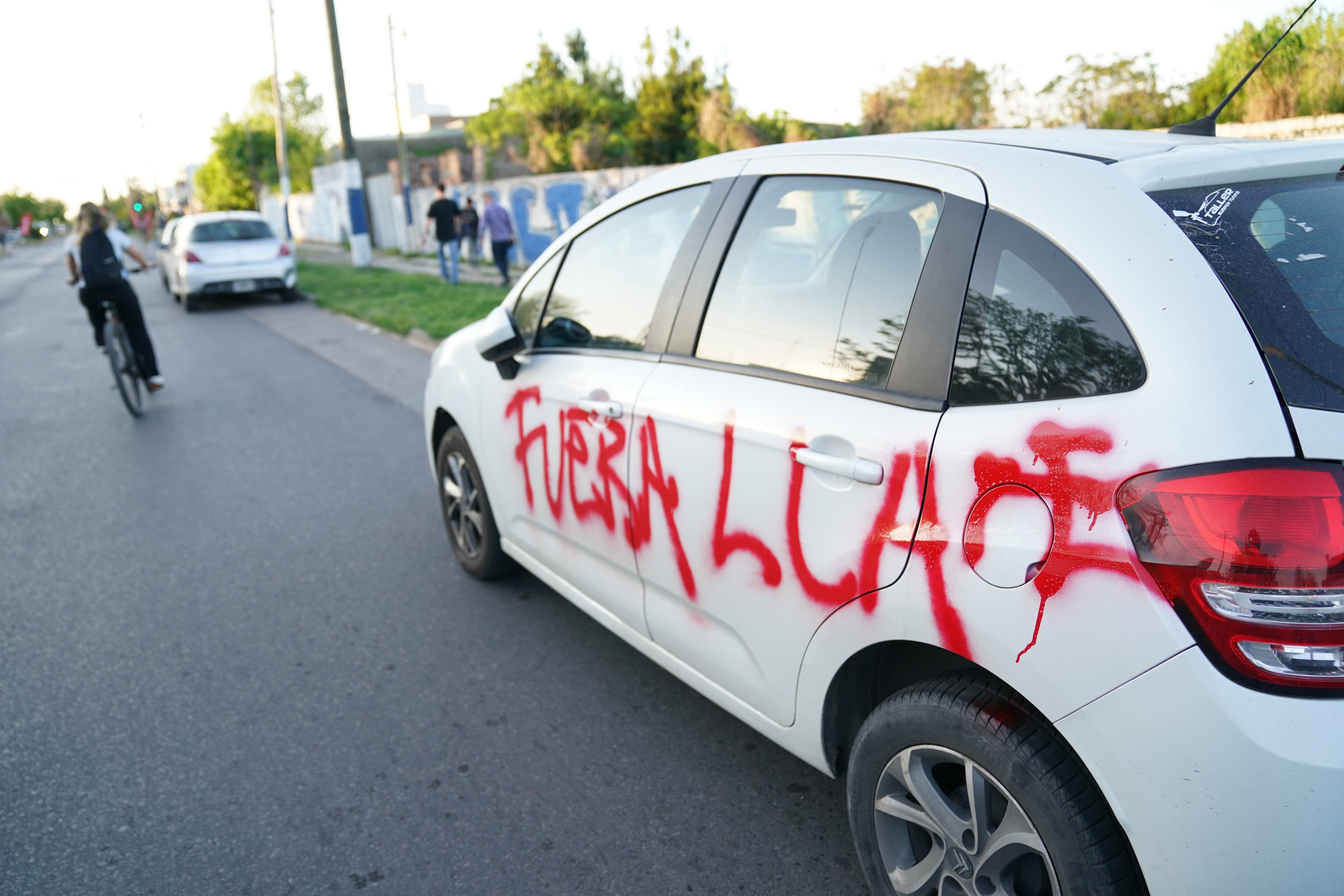 Karina Milei en La Plata. Hubo incidentes en la previa del acto de LLA. 