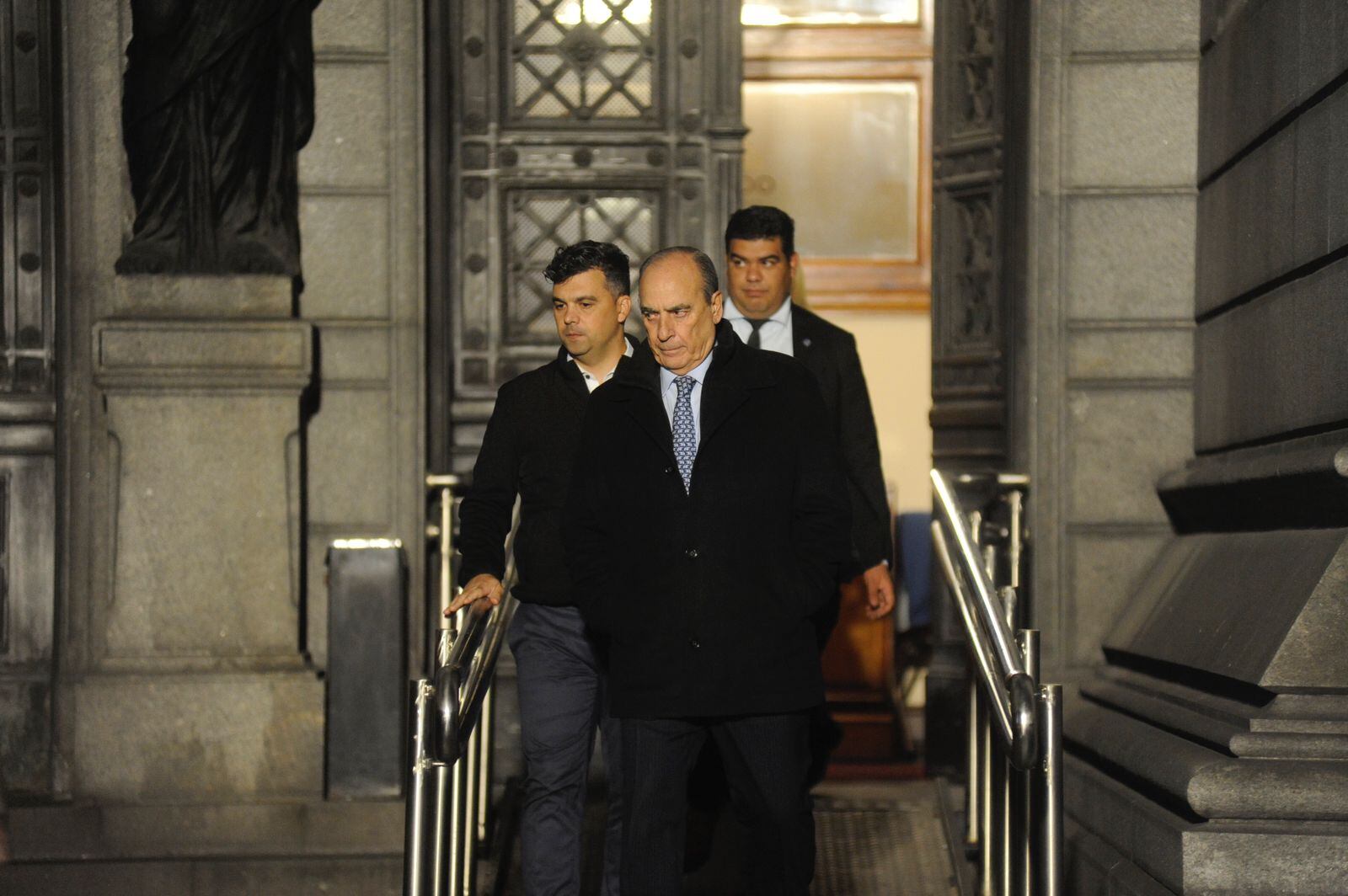 El jefe de Gabinete, Guillermo Francos, tras el plenario de comisiones en el Senado (Foto: Federico López Claro)