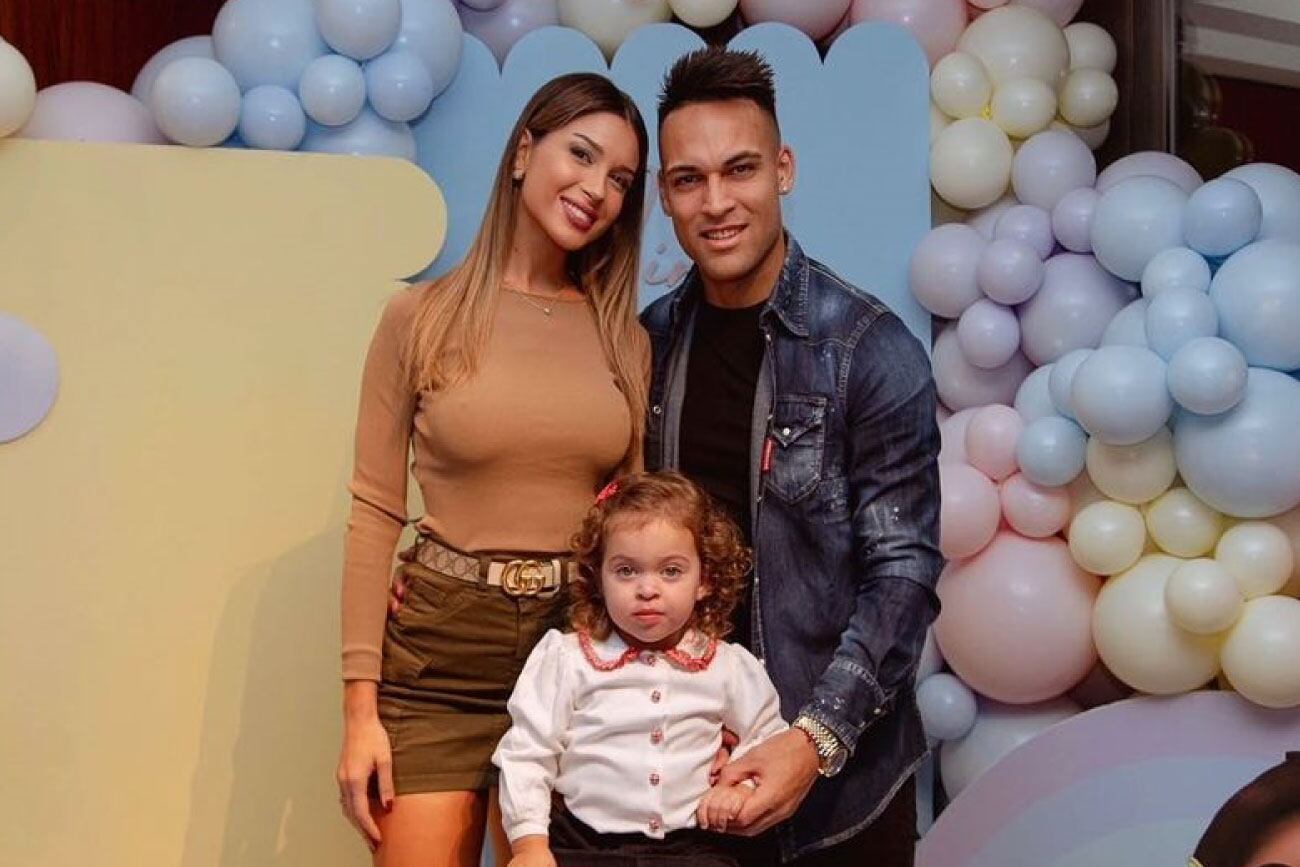 Lautaro Martínez, Agustina Gandolfo y la hija de ambos, Nina. (Instagram Lautaro Martínez)