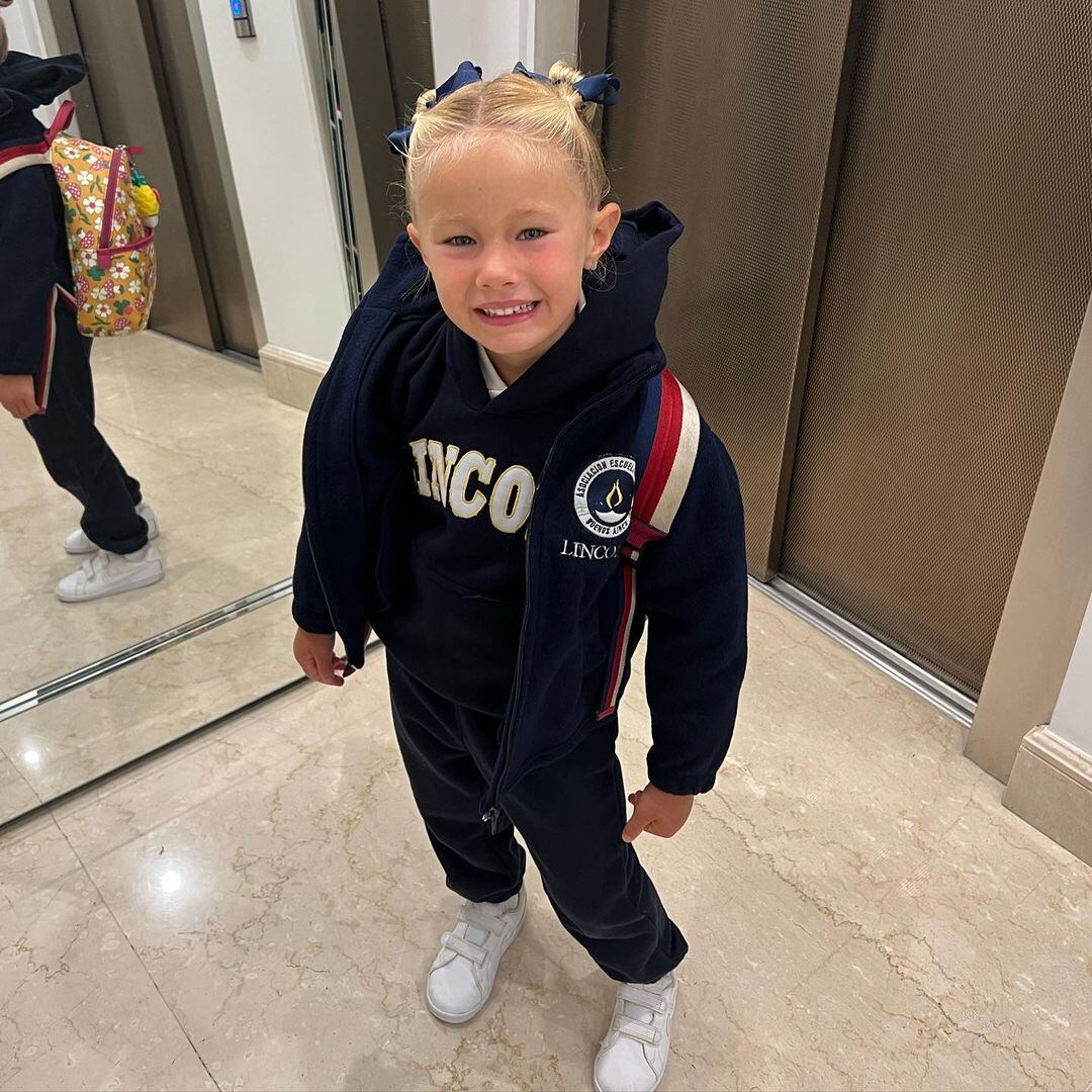 Vuelta a clases: las fotos de Matilda, la hija de Luciana Salazar, yendo a su nuevo colegio.