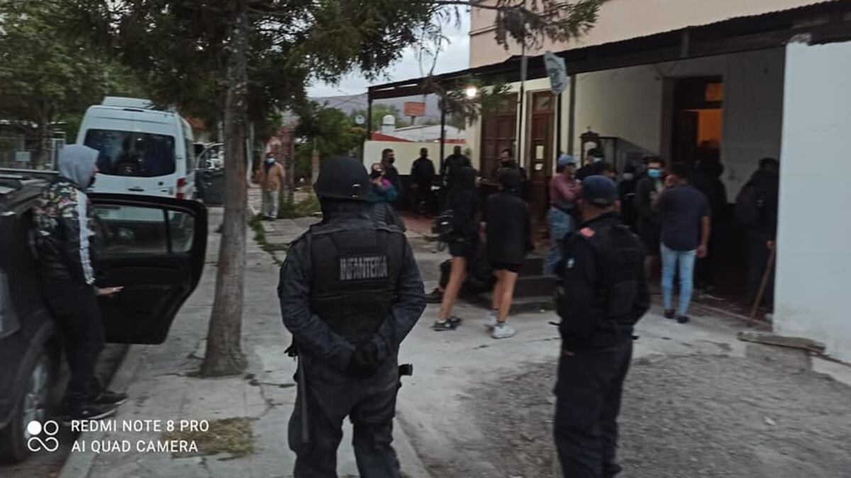 Policías descubren en Jujuy una fiesta clandestina “internacional”