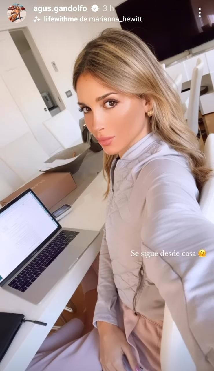 El look para Home office de Agustina Gandolfo.