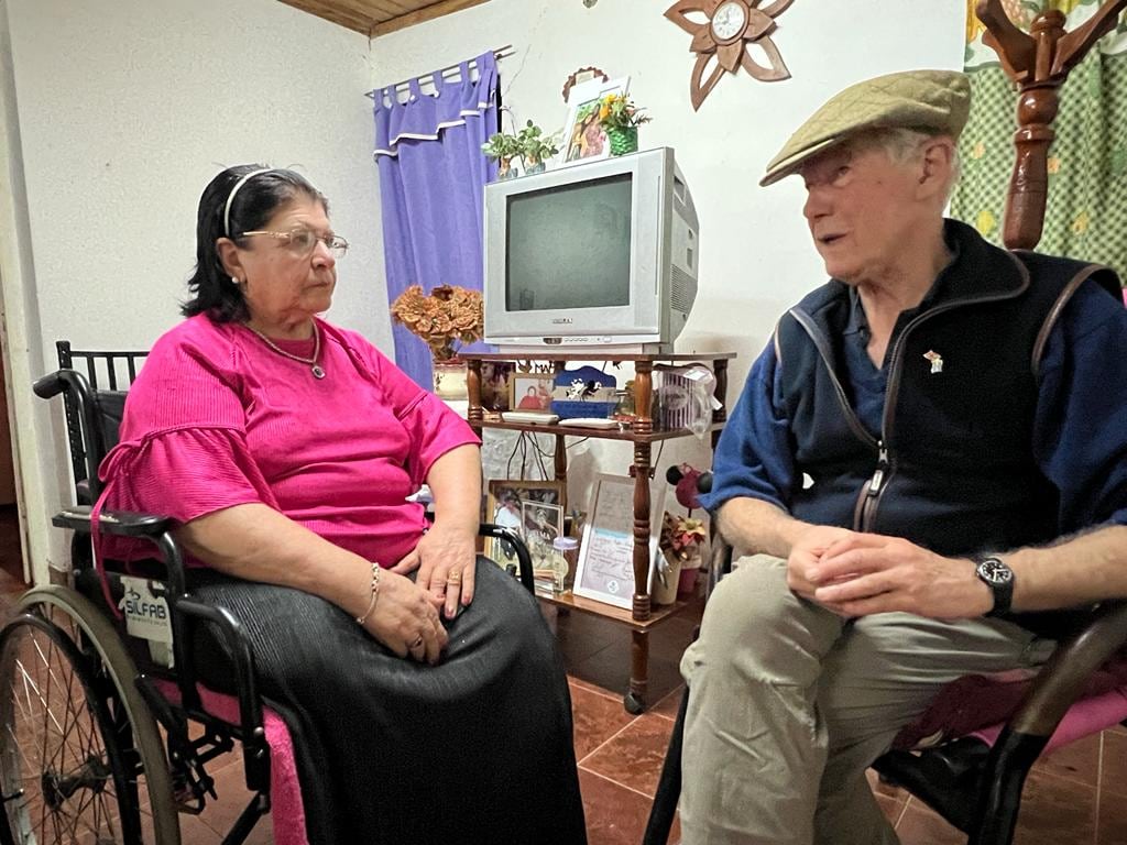 Elma y Geoffrey lograron conocerse 40 años después de la guerra e intercambiar historias y anécdotas. 