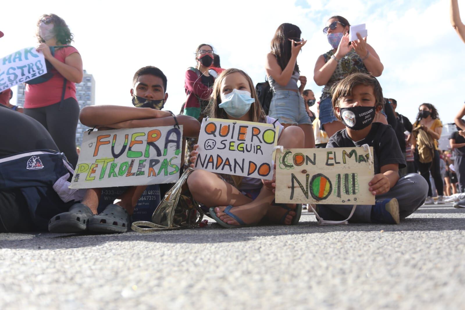 La jornada de manifestaciones se replica en distintos puntos del país.