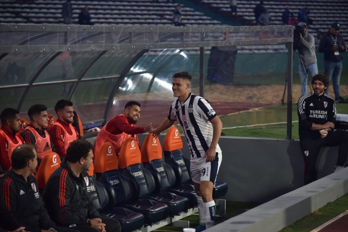 Federico Girotti con una contractura, parte de la rotación que se viene en Talleres