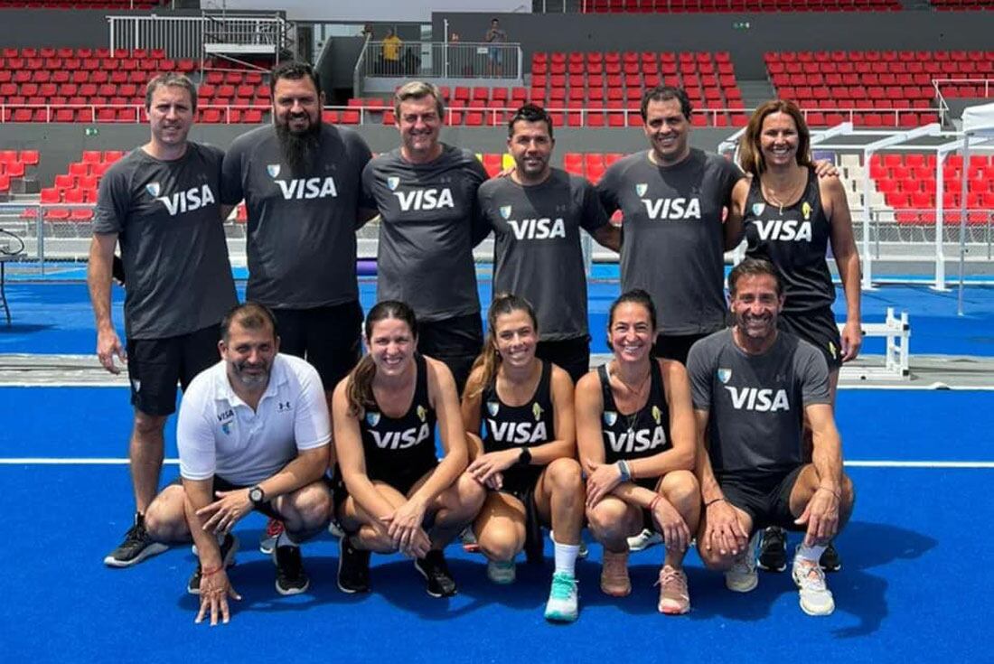 El entrenador Fernando Ferrara está acompañado en su cuerpo técnico por la exleona Alejandra Gulla, Santiago Capurro y Mario Almada como asistentes; Diego Ferrari en la preparación física y Gonzalo Romero como analista de videos. (Prensa CAH)