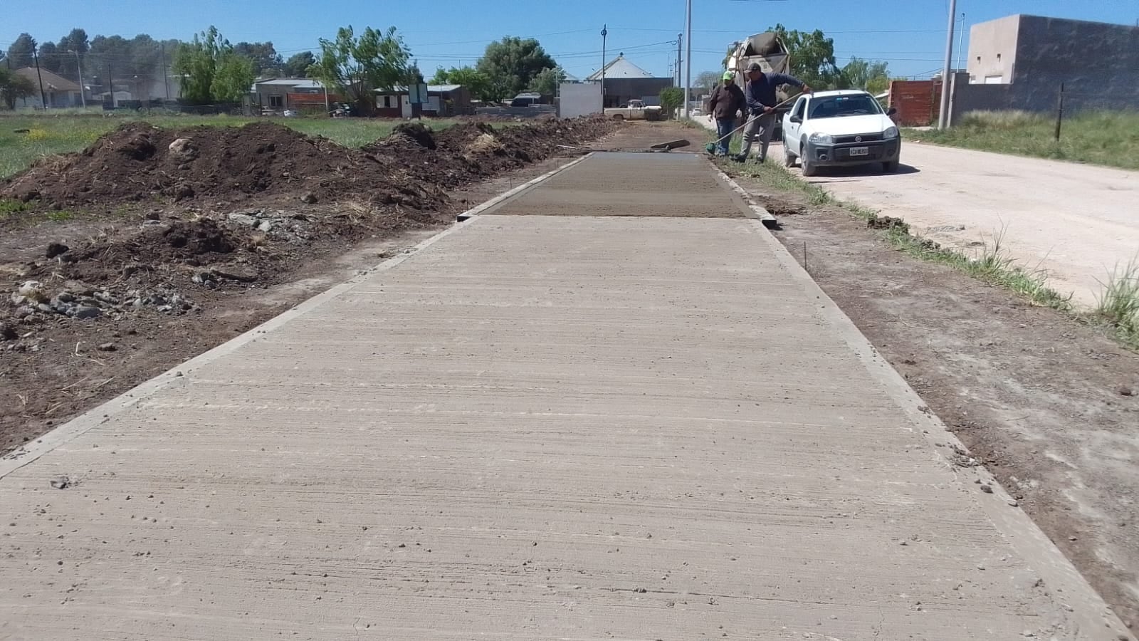 comienza la primera etapa de construcción de la Plazoleta del Barrio Santa Teresita