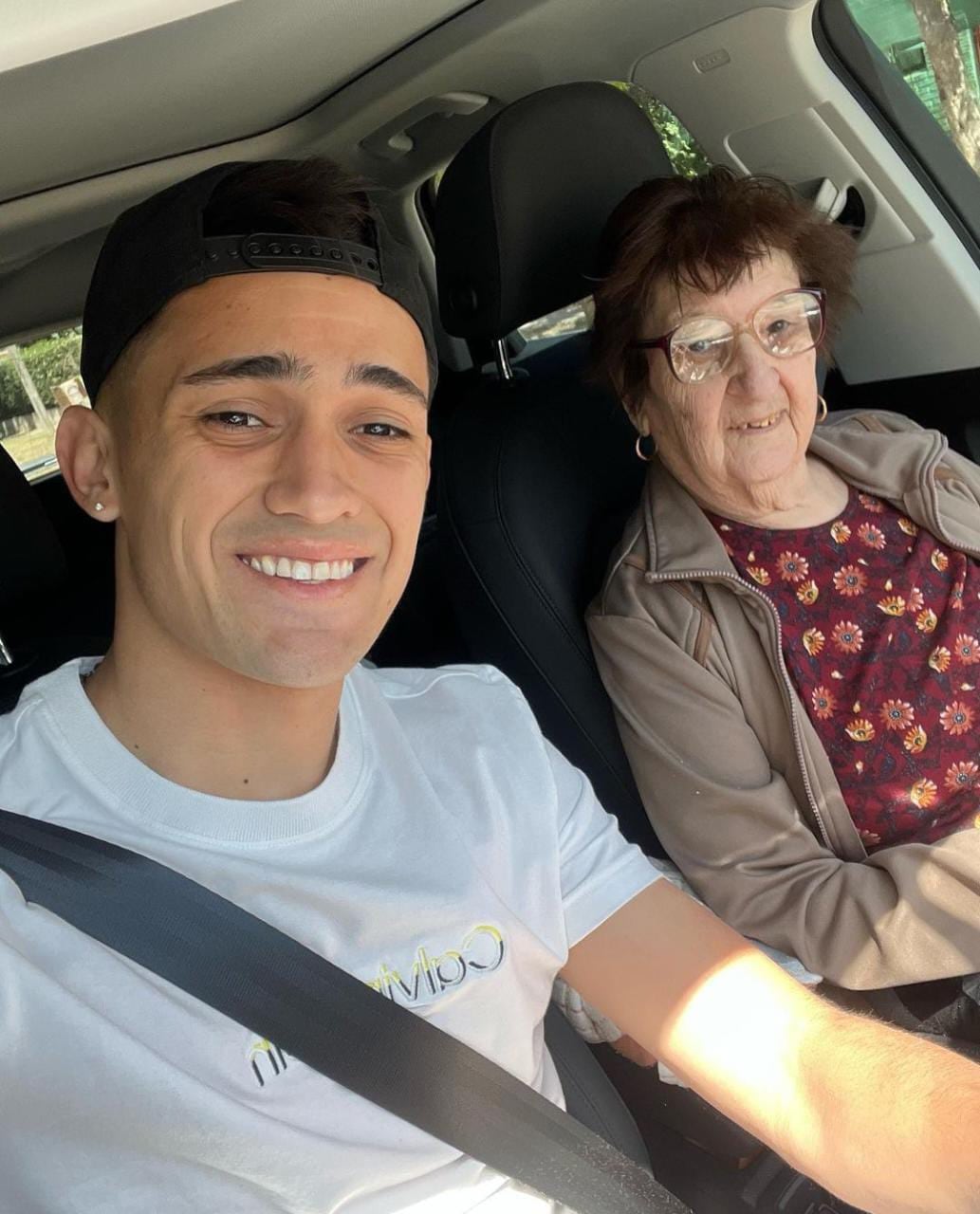 Pablo Solari y su fugaz visita a Arizona para reencontrarse con su abuela, Elva