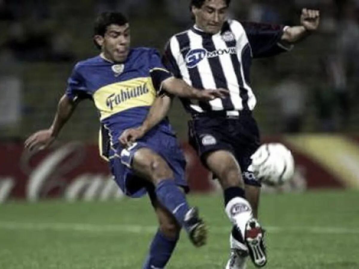 Debut del futbolista en Córdoba, con la camiseta de Boca y frente a Talleres.