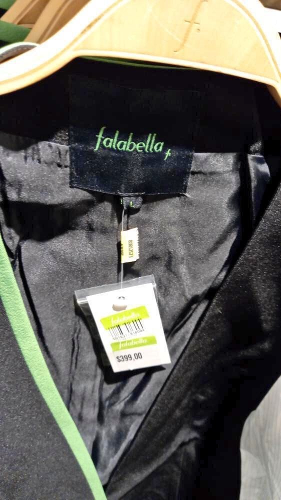 Venta de uniforme de empleados de Falabella