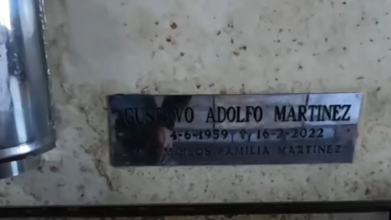 La dedicatoria en el nombre.