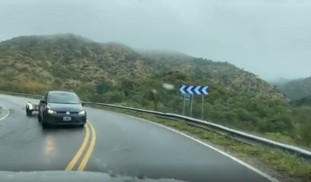 Impactante video en Córdoba: filmó su propio choque