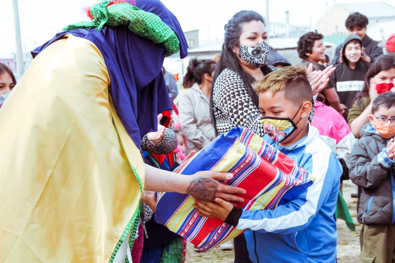 festejos por el día de Reyes Magos efectuados por el comedor “Juntos Crecemos”