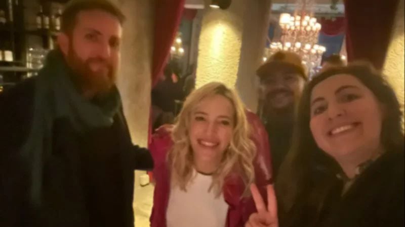 Luisana Lopilato en GR8, acompañada por Michael Bublé.