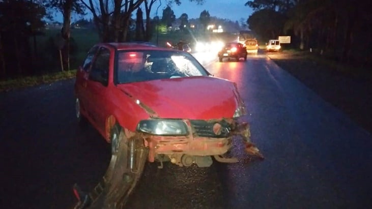 Accidente vial en Apóstoles entre un auto y un camión. Policía de Misiones