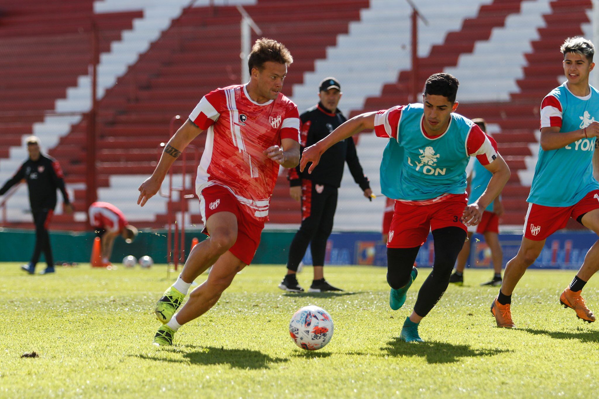 El delantero Martín Comachi seguiría en el 11 titular ante Ferro, este domingo. (Prensa Instituto).