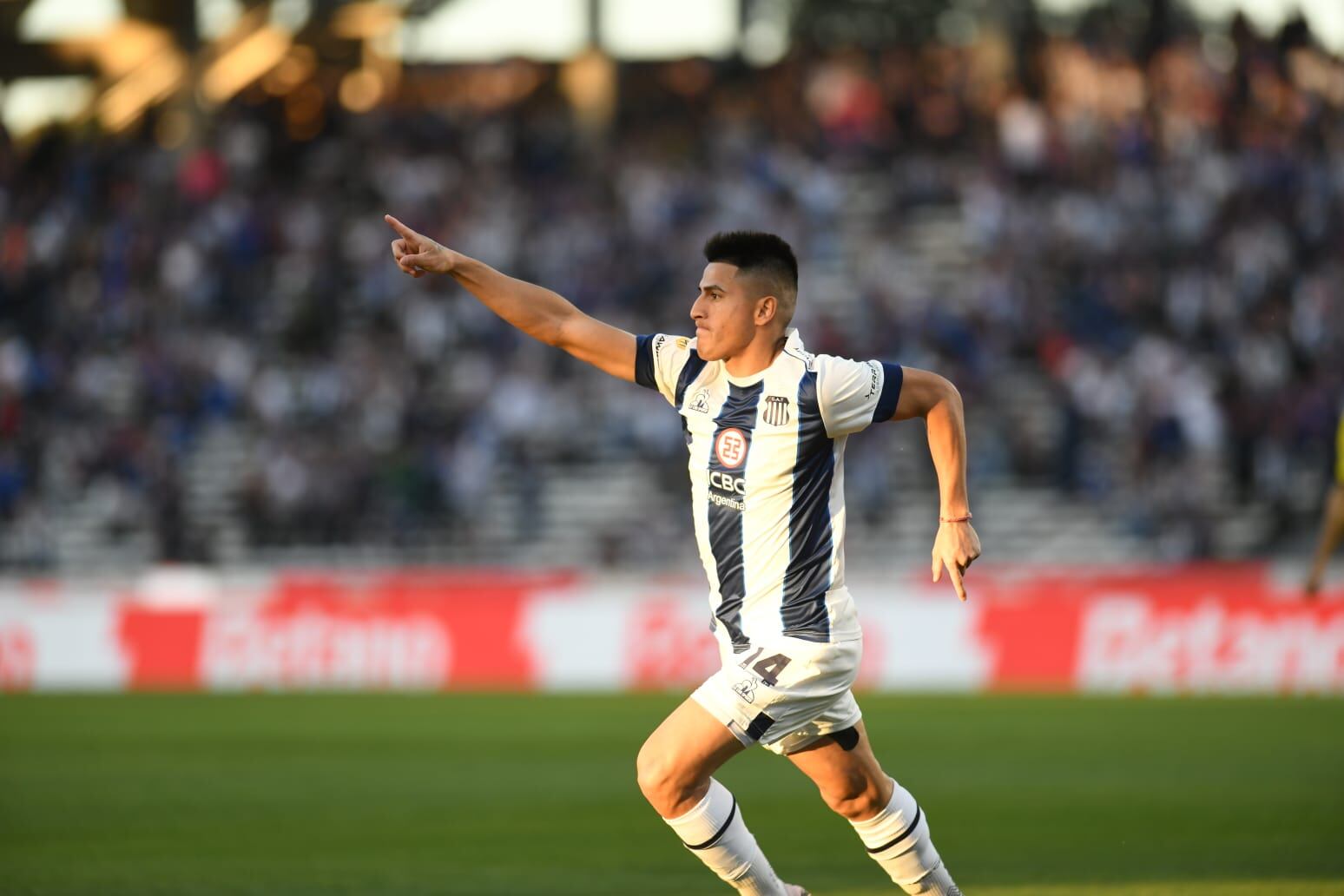 Talleres vs Defensa y Justicia en el Kempes por fecha de la LPF. Foto: Facundo Luque