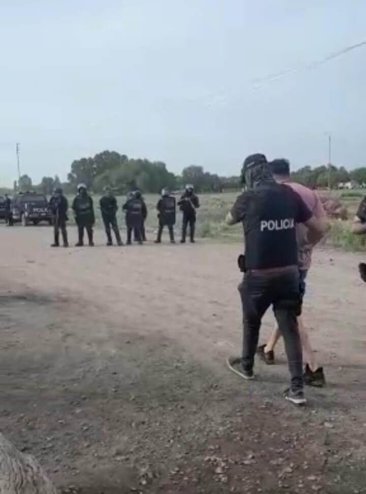 El hombre de 35 años que estaba con arresto domiciliario fue detenido en calle Circunvalación y trasladado a una Comisaría.