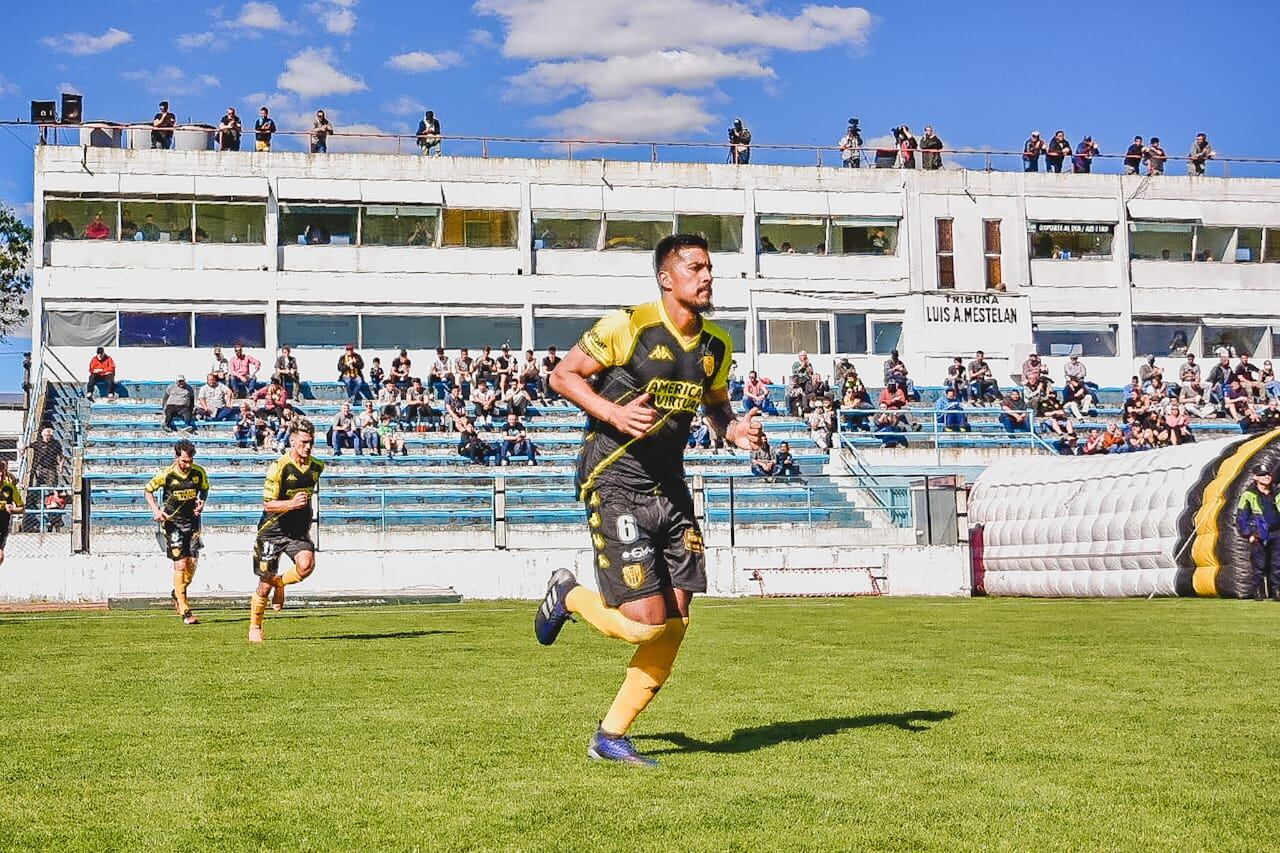 Así fue el partido entre Santamarina y Almagro.