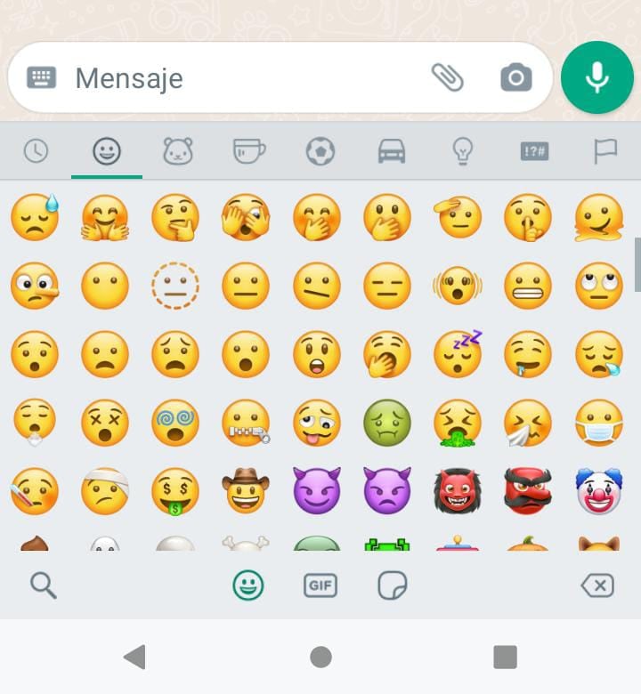 Algunos emojis nuevos visualizados desde un teléfono con sistema Android.