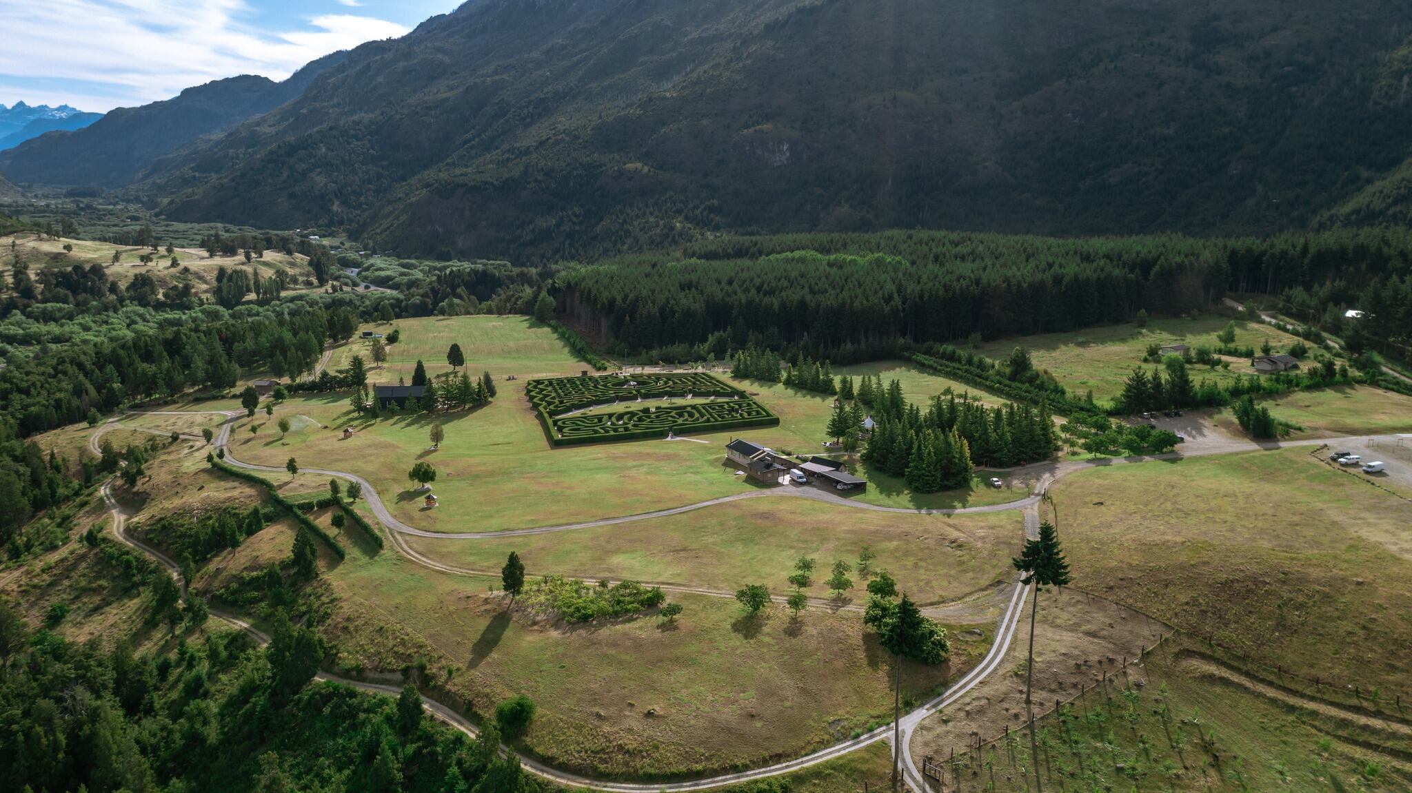 El Laberinto Patagonia se encuentra en un predio de 8500 metros cuadrados.