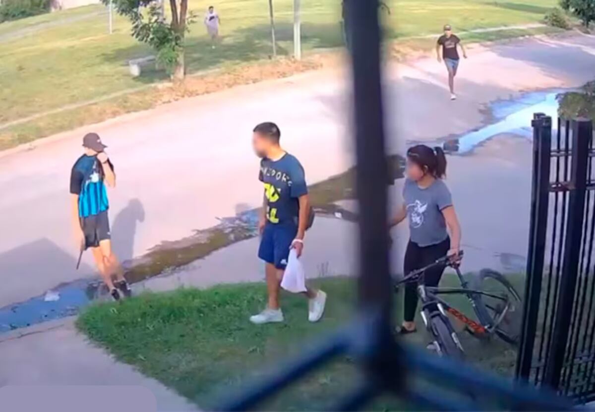 El video del violento asalto a una madre y su hijo en la puerta de su casa en Córdoba