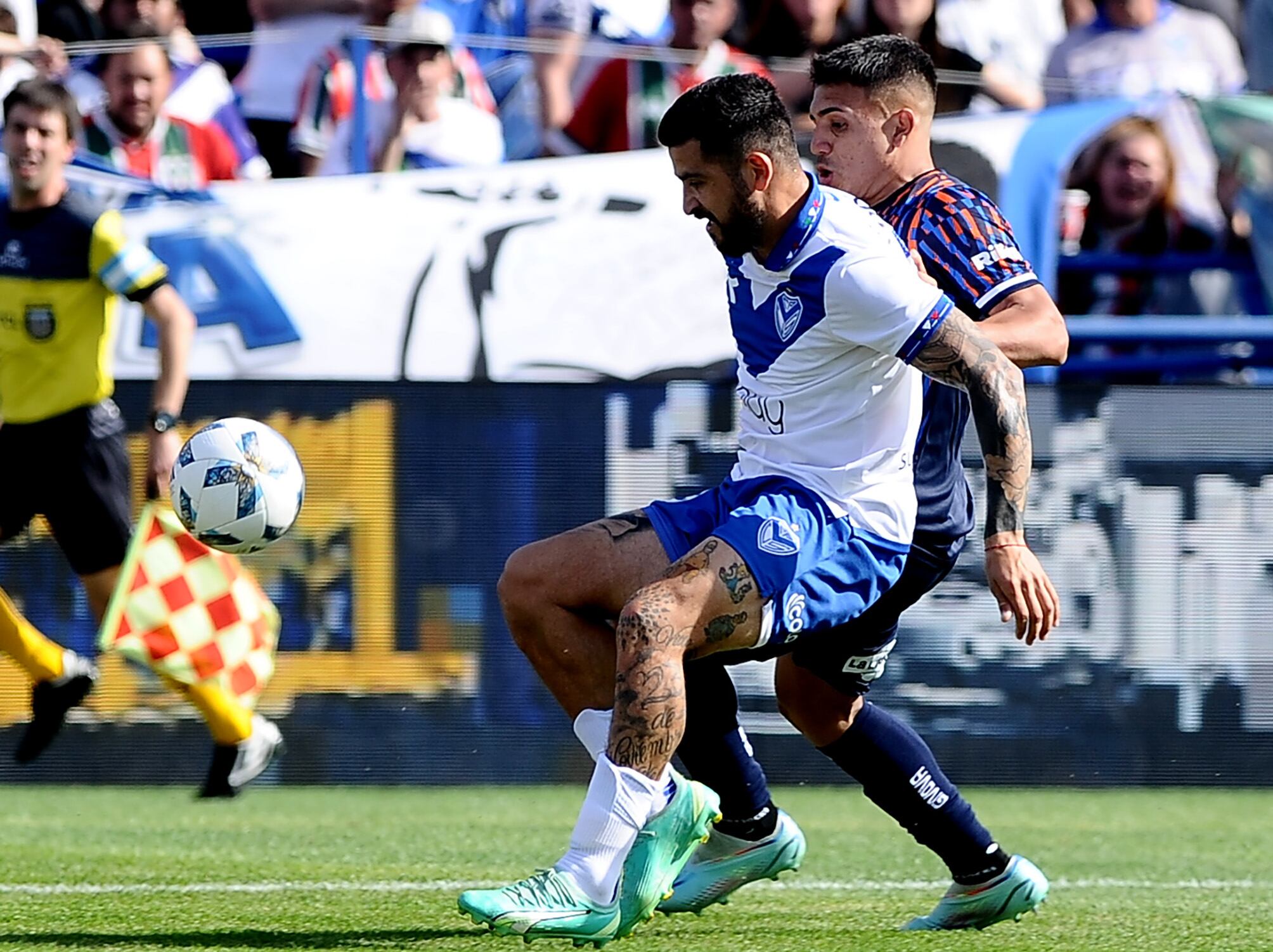 Vélez y Talleres, en un partido de golazos en Liniers, por la Copa de la Liga Profesional. (Fotobaires)