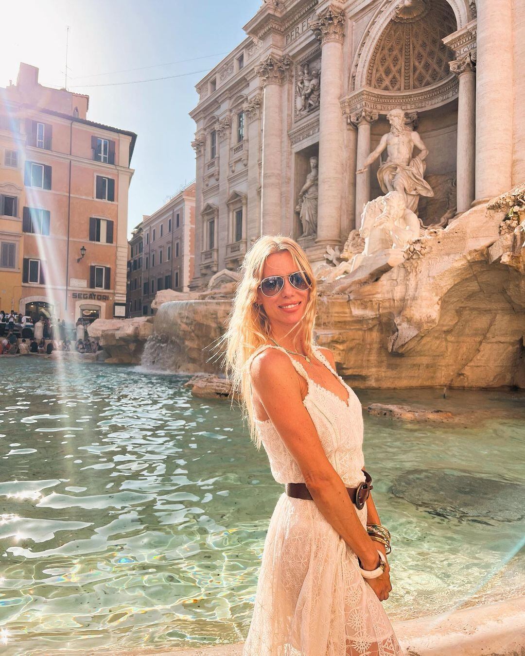 Nicole Neumann desde la Fontana di Trevi.