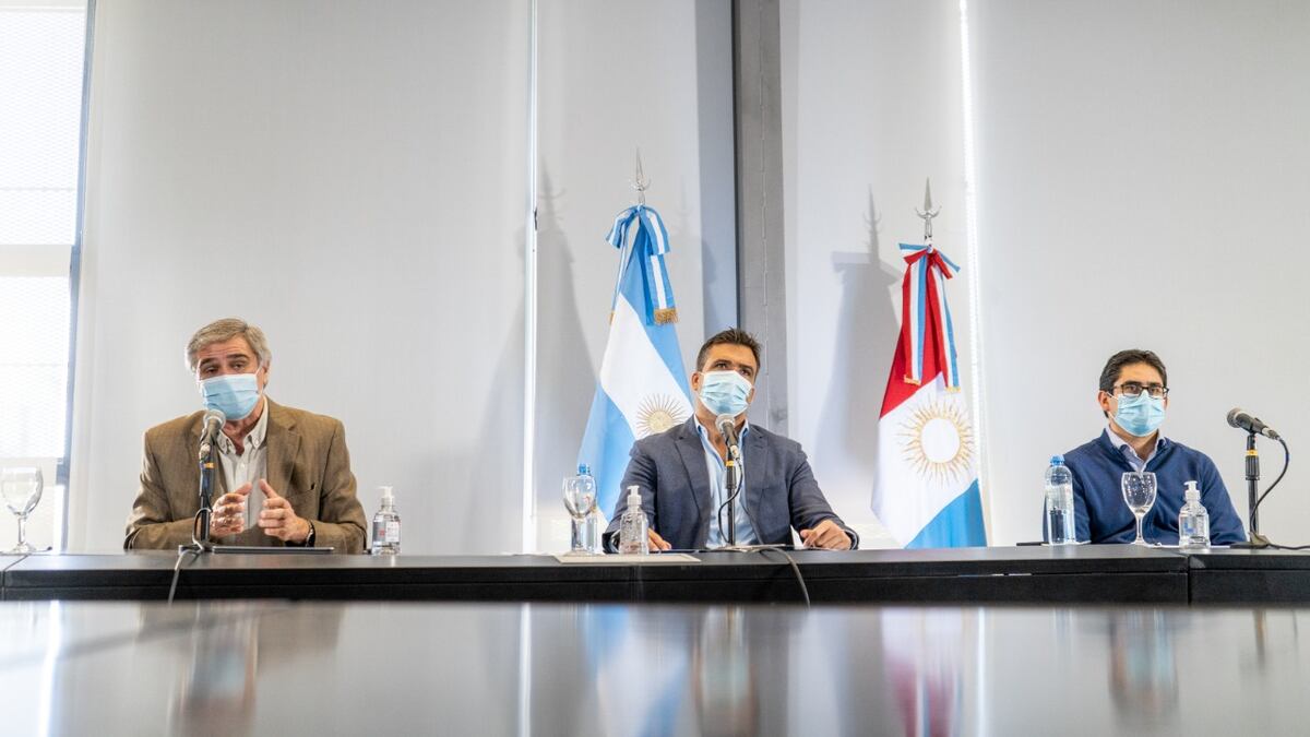 Futuras restricciones en Córdoba, presencialidad en las escuelas y el presente: la reunión provincial