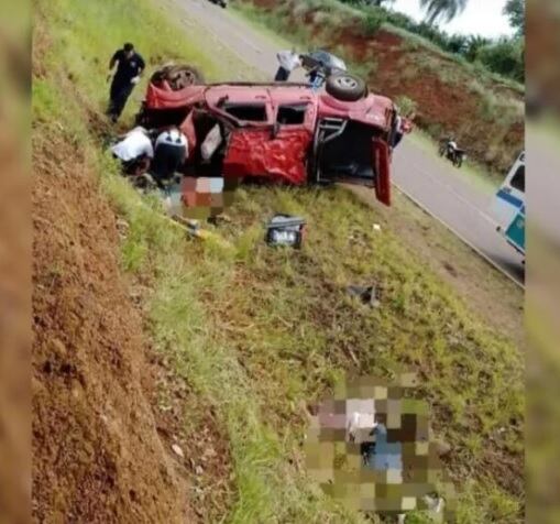 Accidente vial en San Vicente se cobró la vida de dos personas: otras tres resultaron heridas.