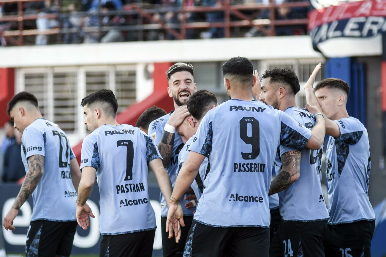 Belgrano no logró aguantarlo y empató en el final con San Lorenzo por la Copa de la Liga (Federico López Claro)
